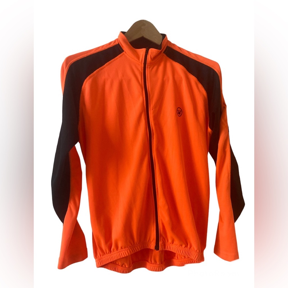 Canari cycling Jersey Medium **small snags shown in pics**